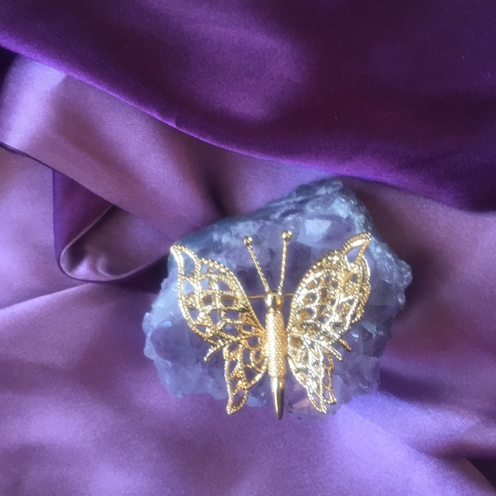 Monet vintage brooch